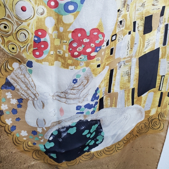 Gustav Klimt Silk Scarf "The Kiss" 100% Silk - Picture 6 of 7